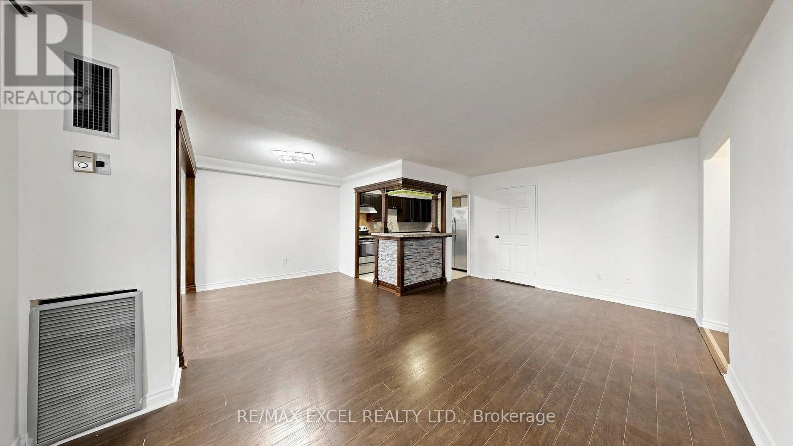 1808 - 10 Edgecliff Golfway Property Photo 11