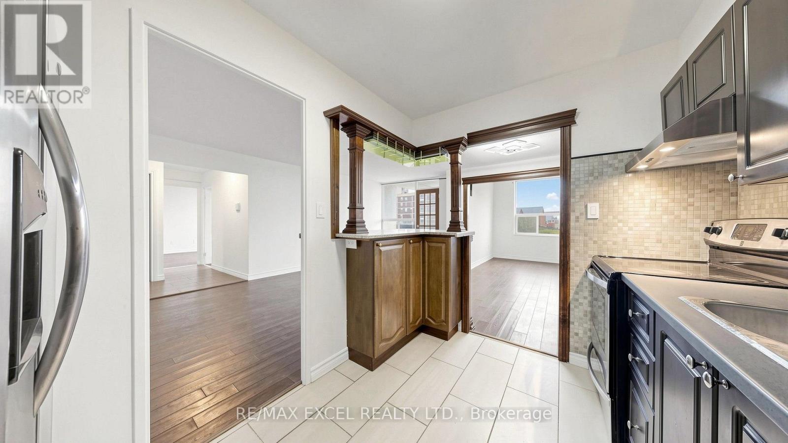 1808 - 10 Edgecliff Golfway Property Photo 13