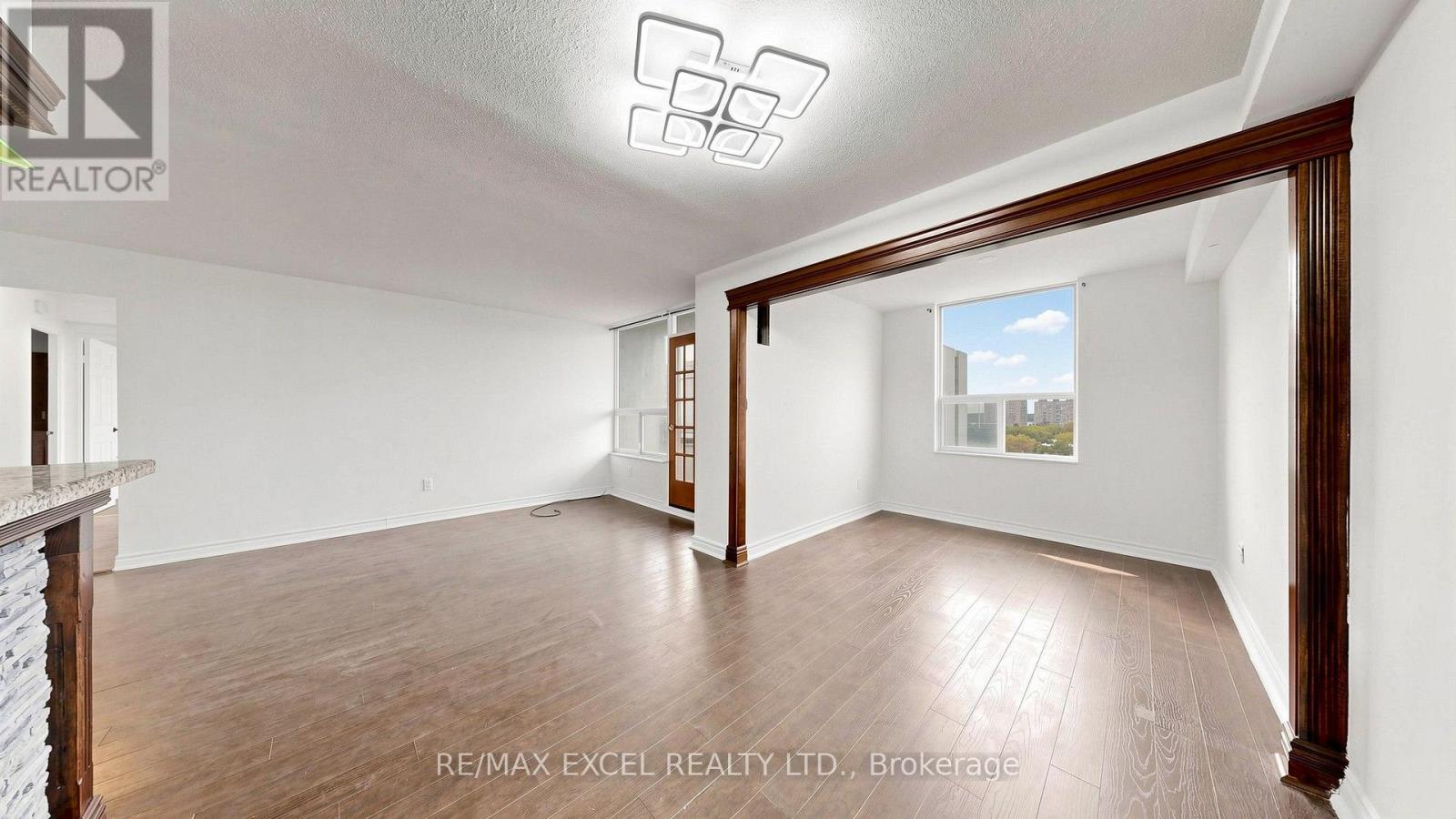 1808 - 10 Edgecliff Golfway Property Photo 16