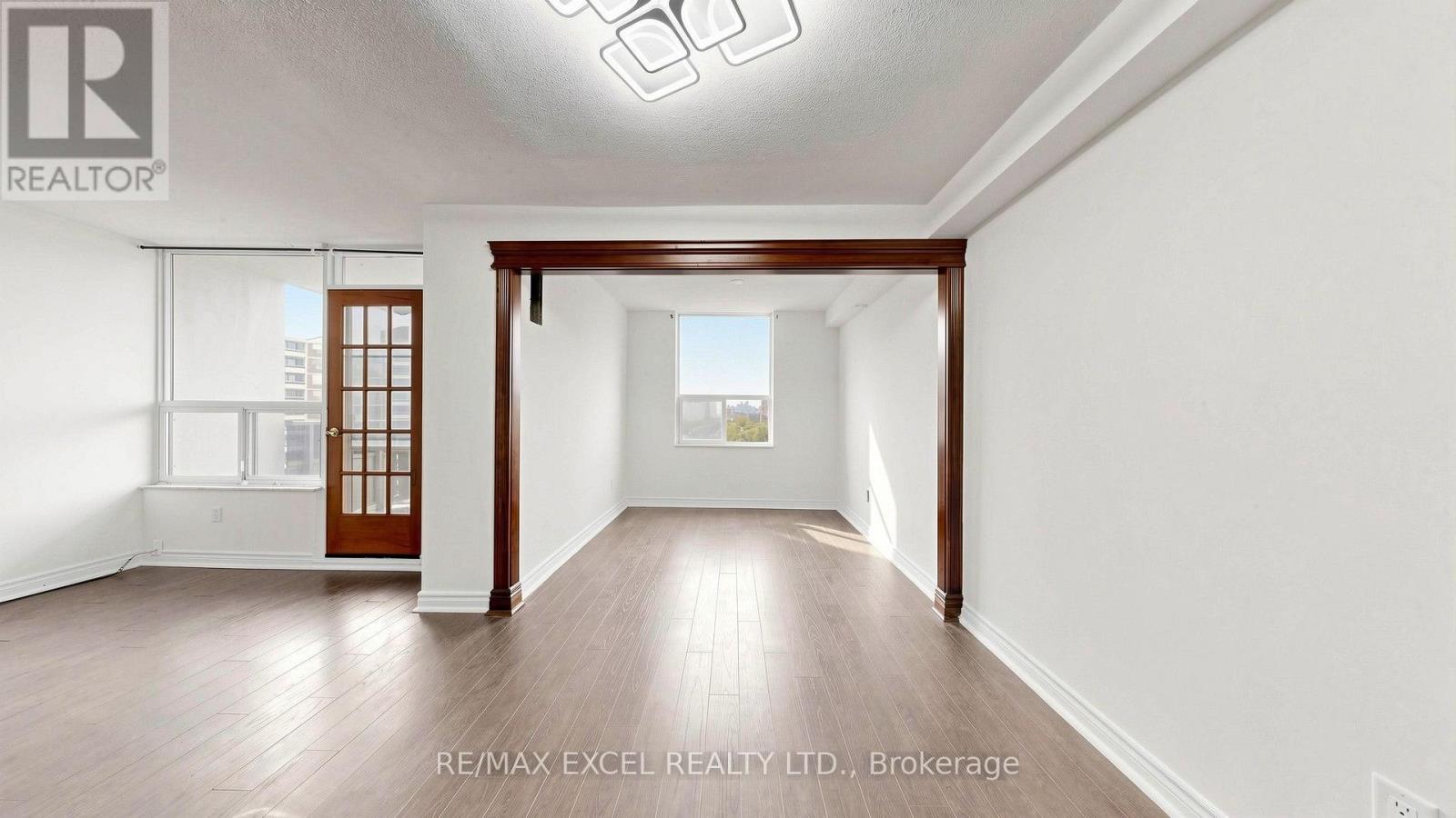 1808 - 10 Edgecliff Golfway Property Photo 17