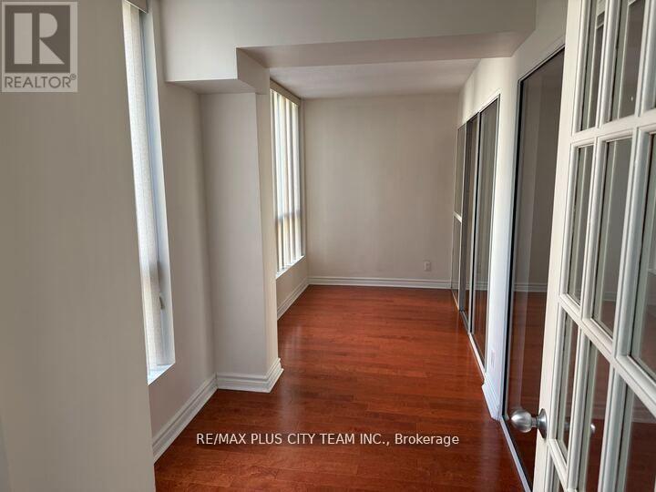 206 - 92 King Street E Property Photo 9