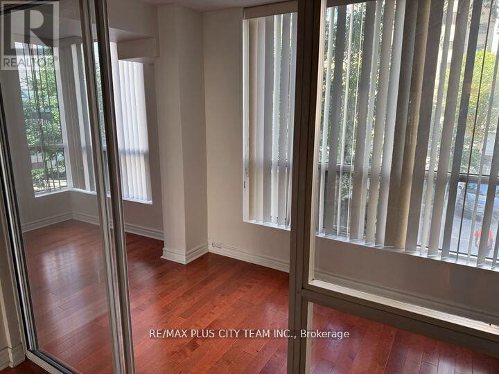 206 - 92 King Street E Property Photo 11