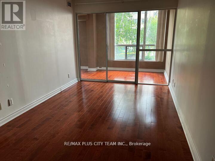 206 - 92 King Street E Property Photo 13