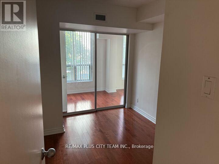 206 - 92 King Street E Property Photo 14