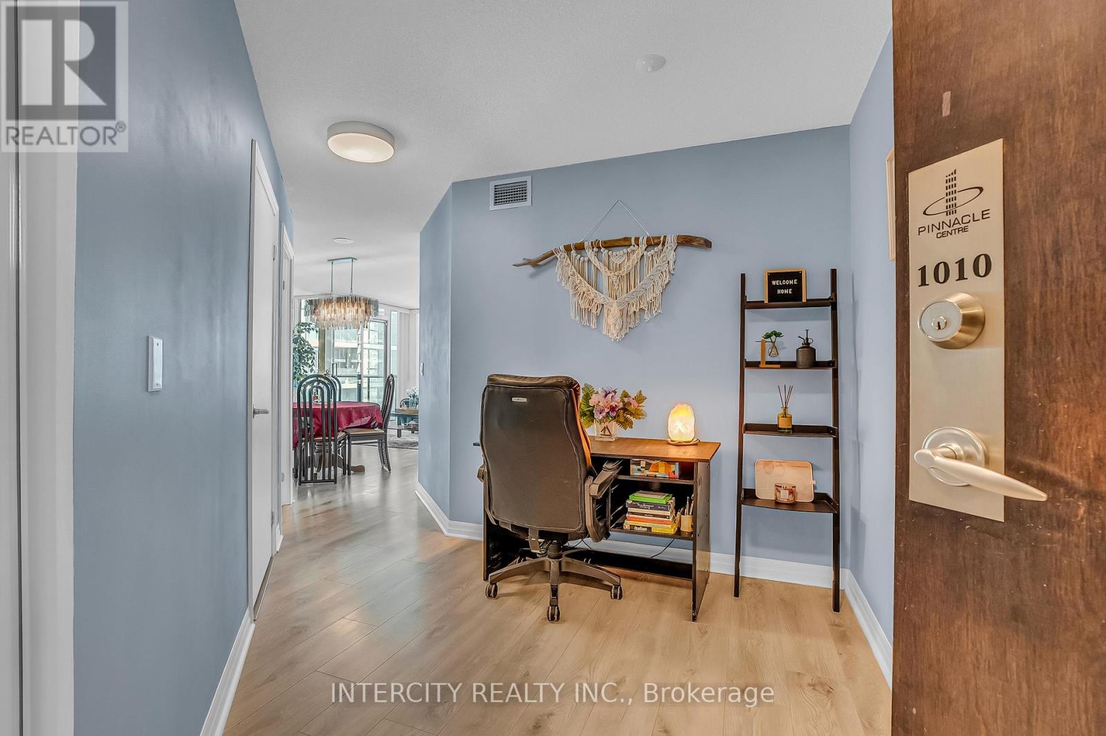 1010 - 12 Yonge Street Property Photo 7