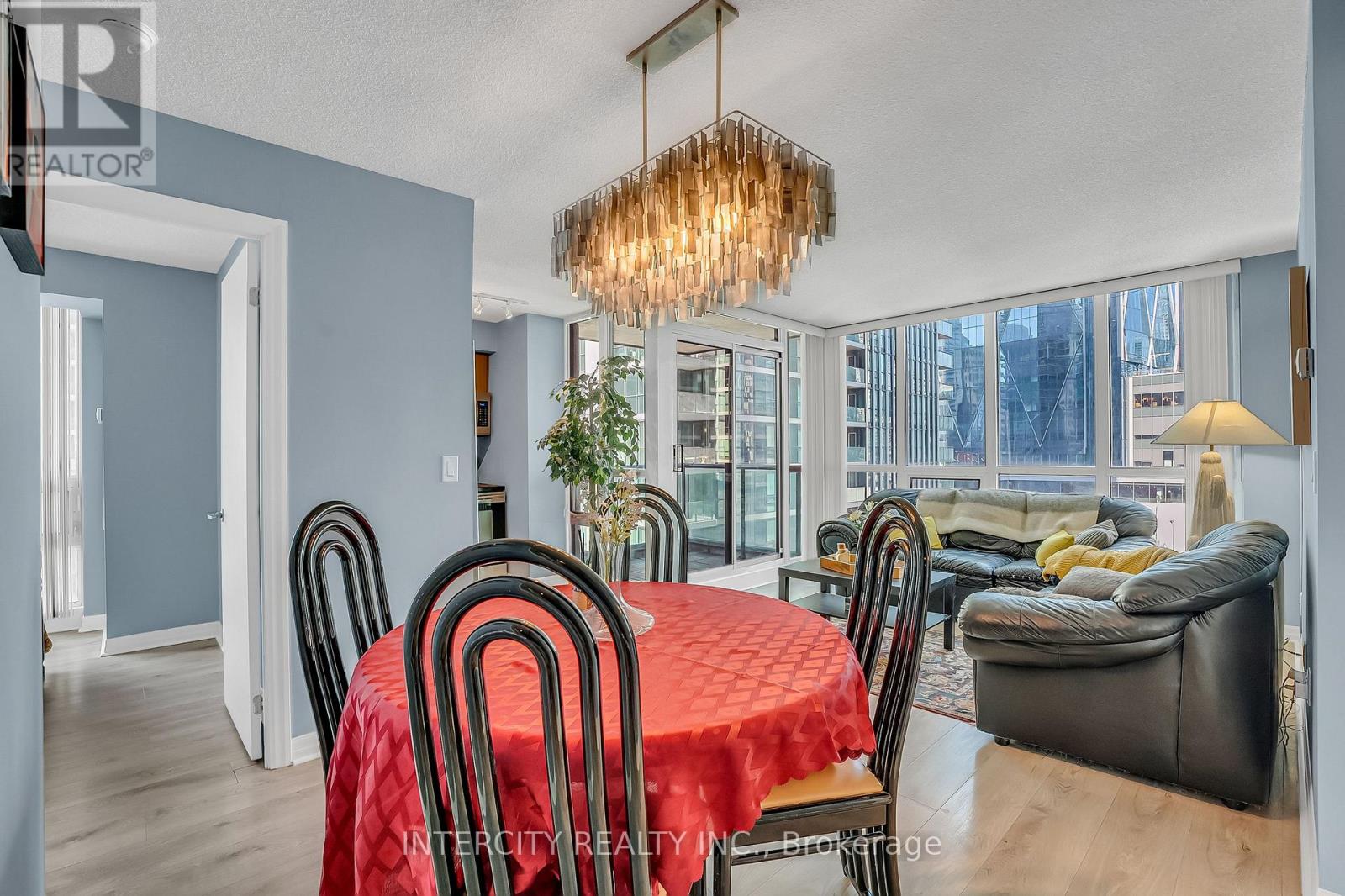 1010 - 12 Yonge Street Property Photo 9