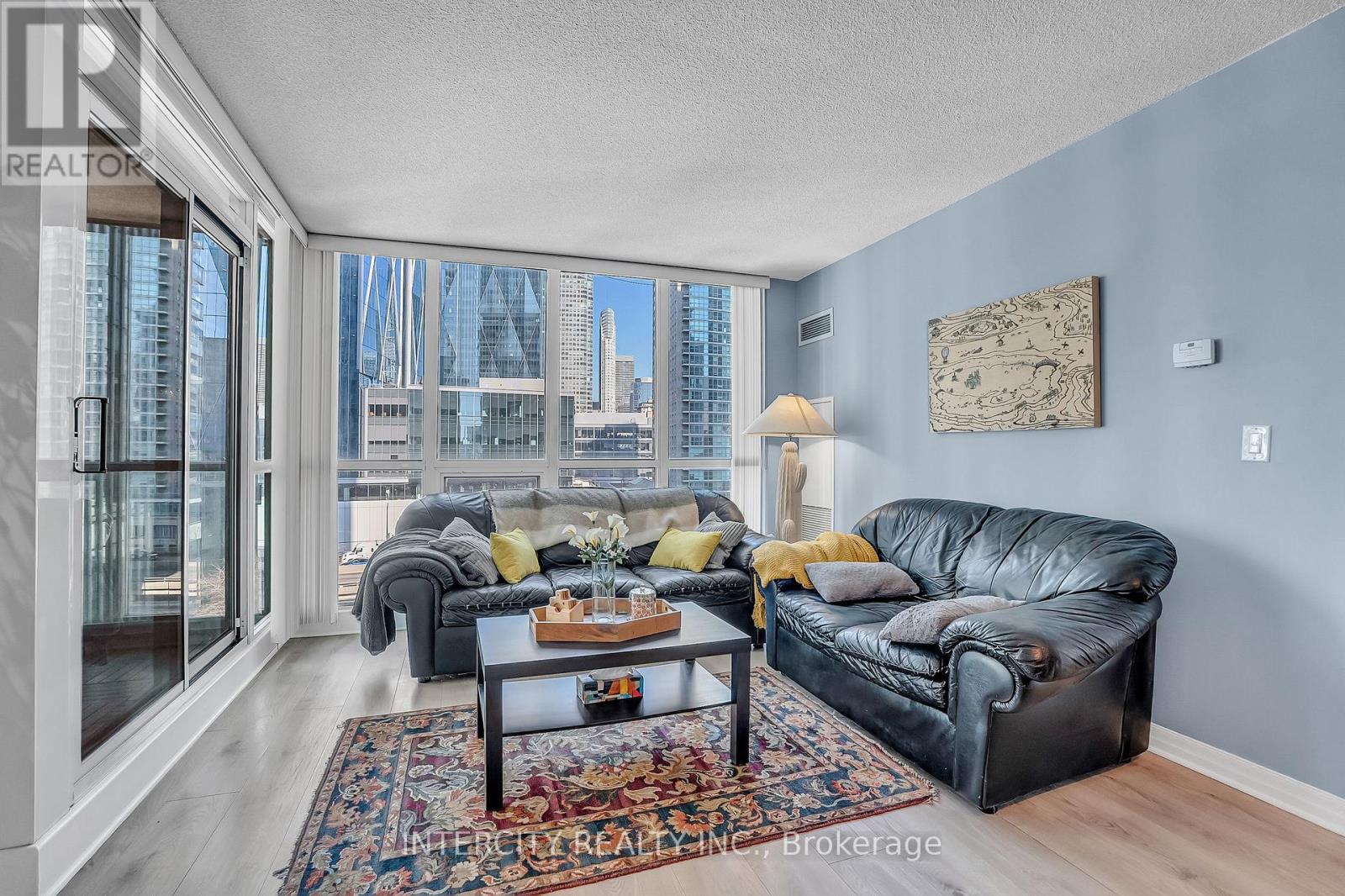 1010 - 12 Yonge Street Property Photo 12