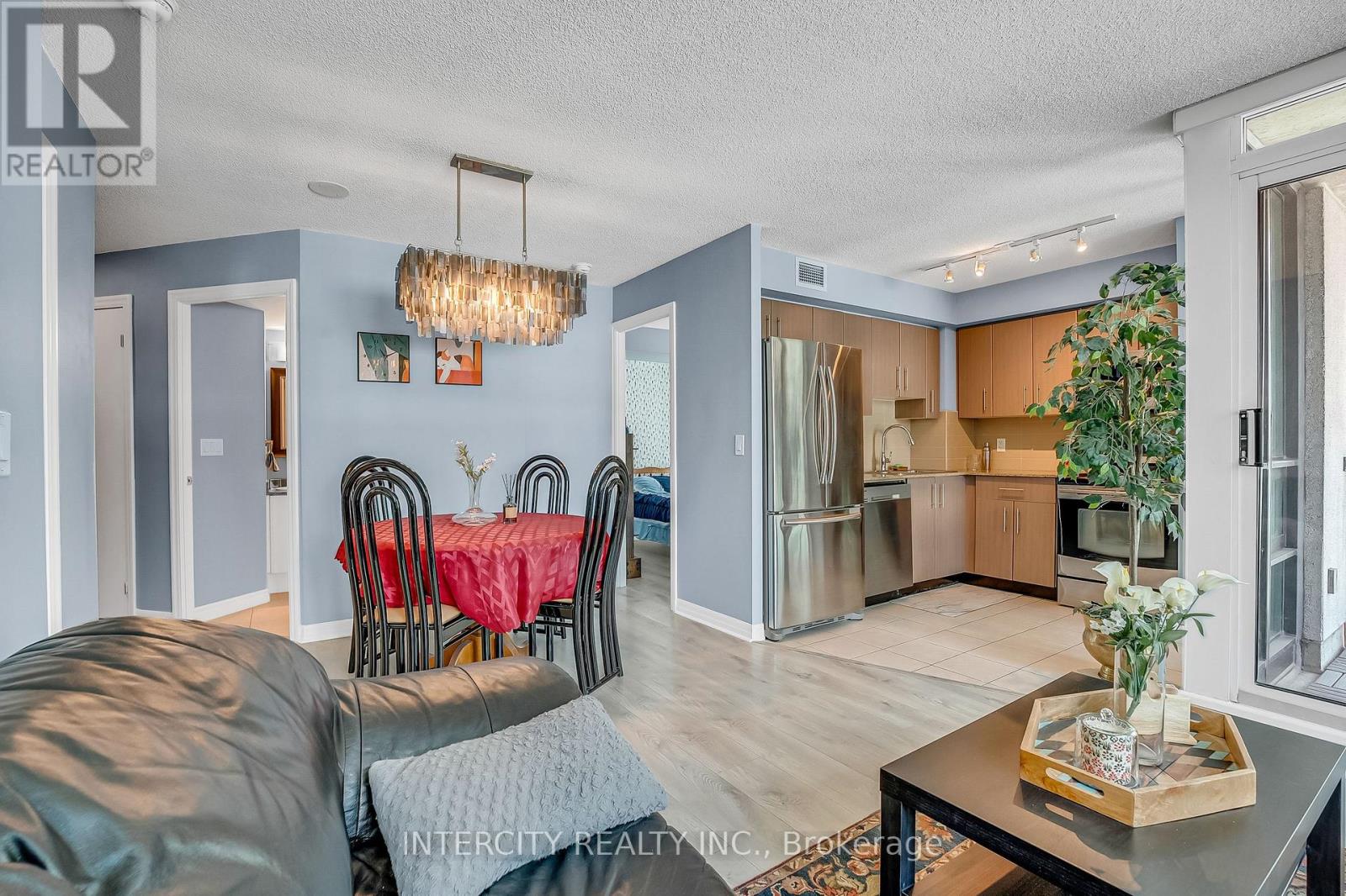 1010 - 12 Yonge Street Property Photo 15