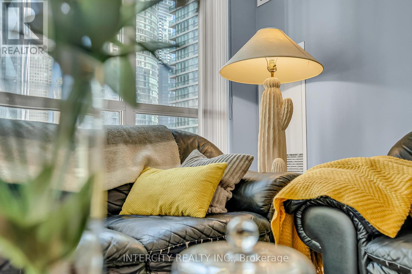 1010 - 12 Yonge Street Property Photo 16