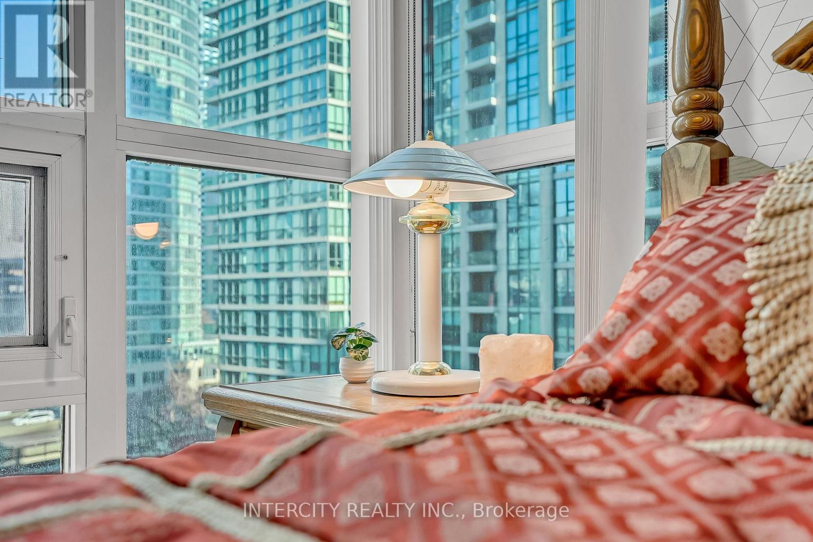 1010 - 12 Yonge Street Property Photo 24