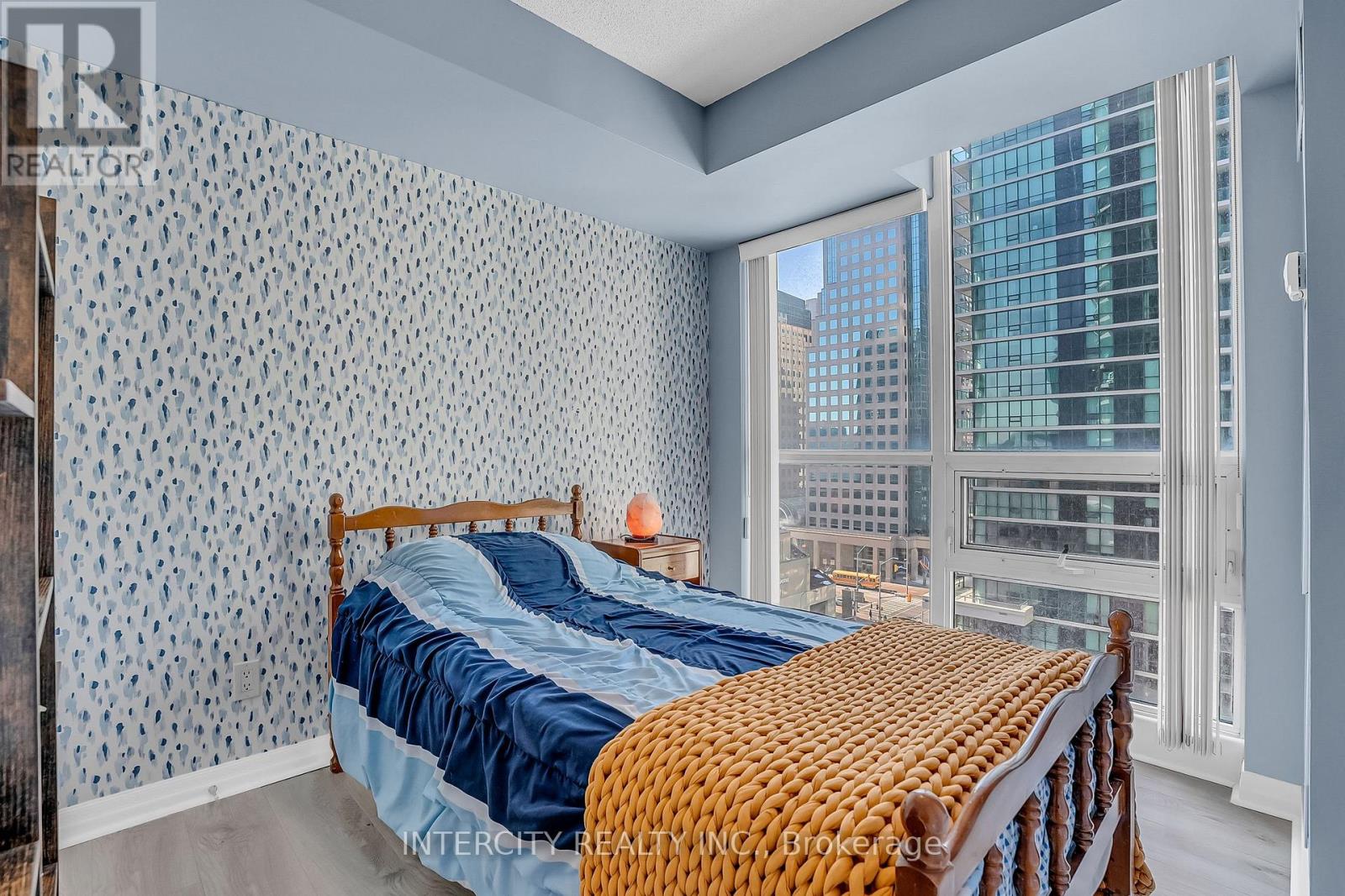 1010 - 12 Yonge Street Property Photo 27