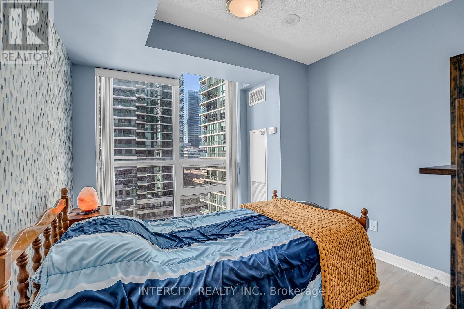 1010 - 12 Yonge Street Property Photo 28