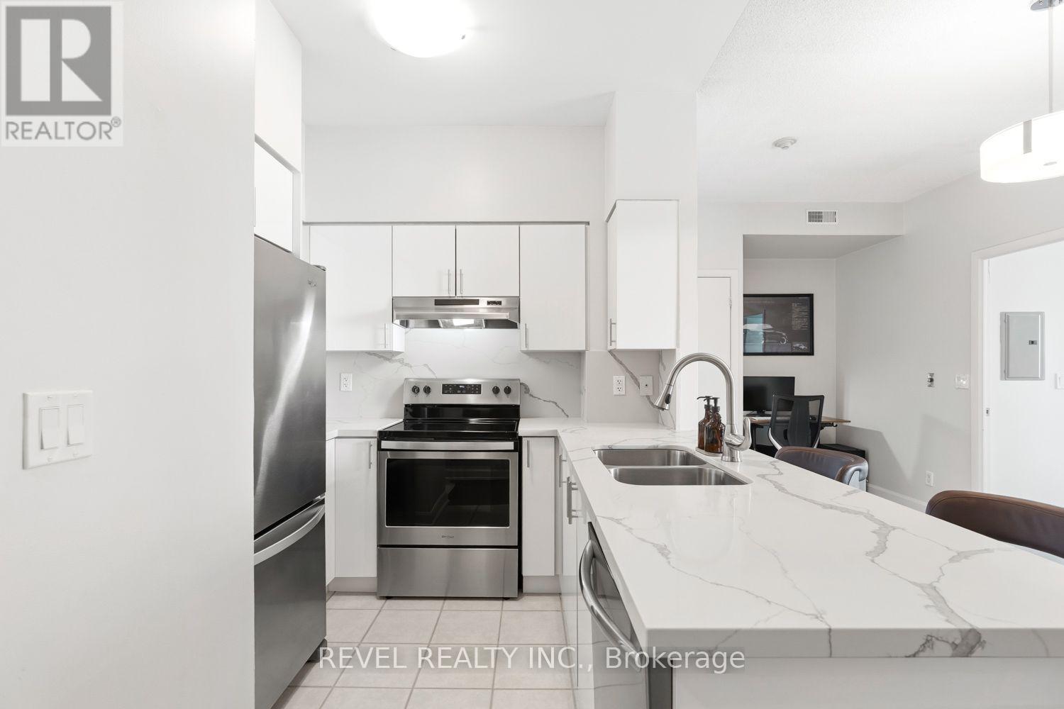 2001 - 231 Fort York Boulevard Property Photo 6