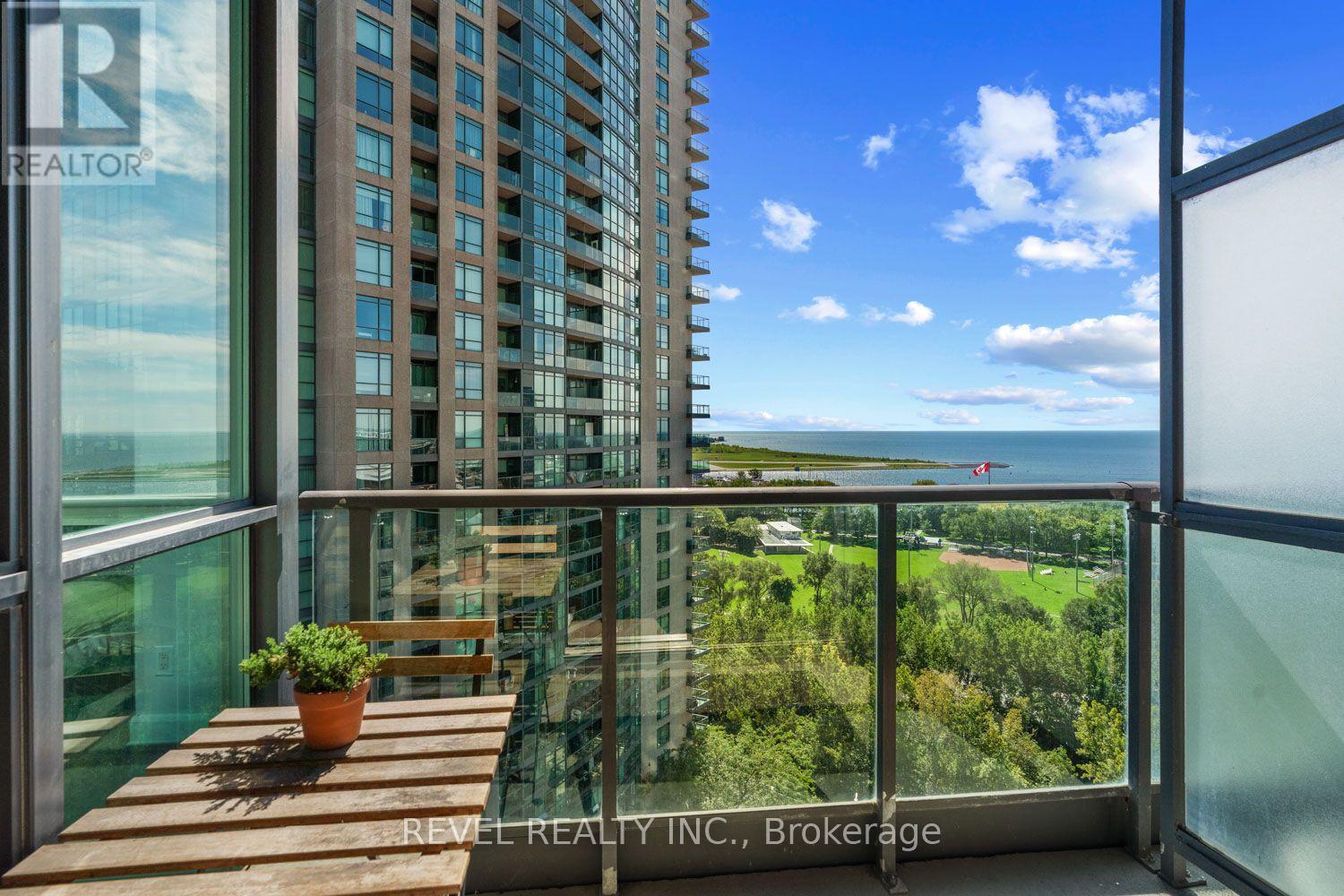 2001 - 231 Fort York Boulevard Property Photo 22
