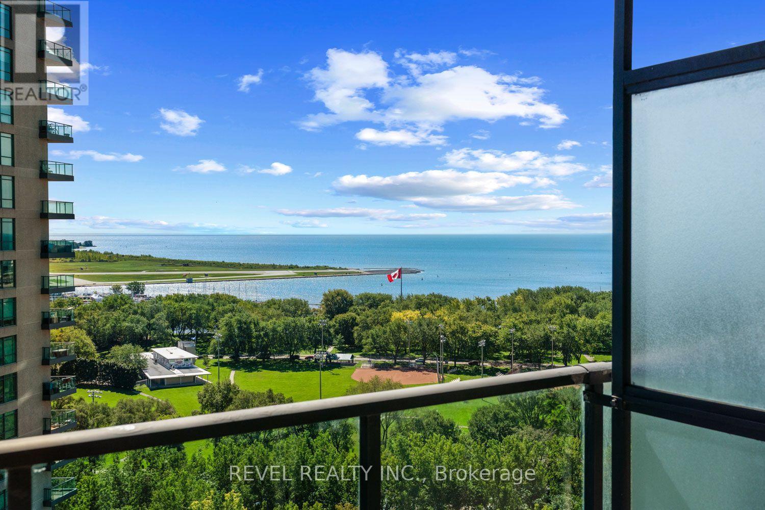2001 - 231 Fort York Boulevard Property Photo 23