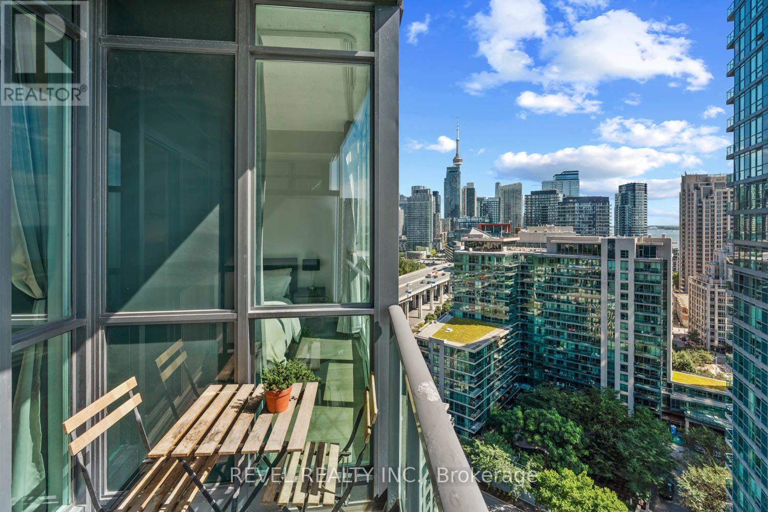 2001 - 231 Fort York Boulevard Property Photo 25