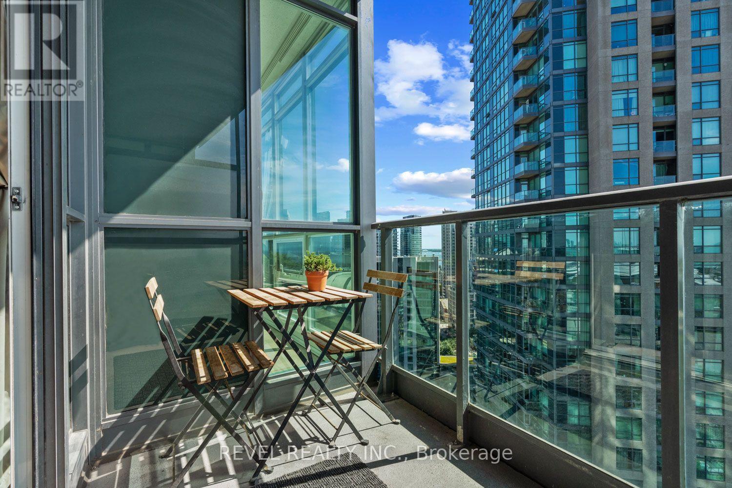 2001 - 231 Fort York Boulevard Property Photo 26