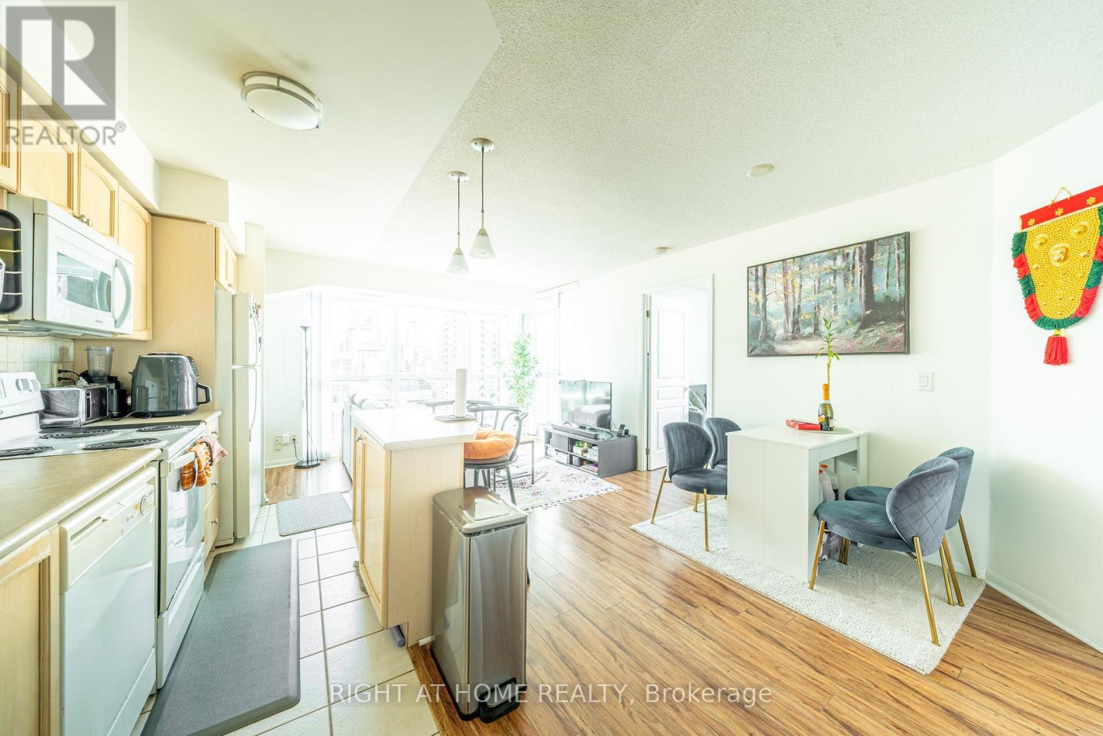 1405 - 18 Yonge Street Property Photo 1