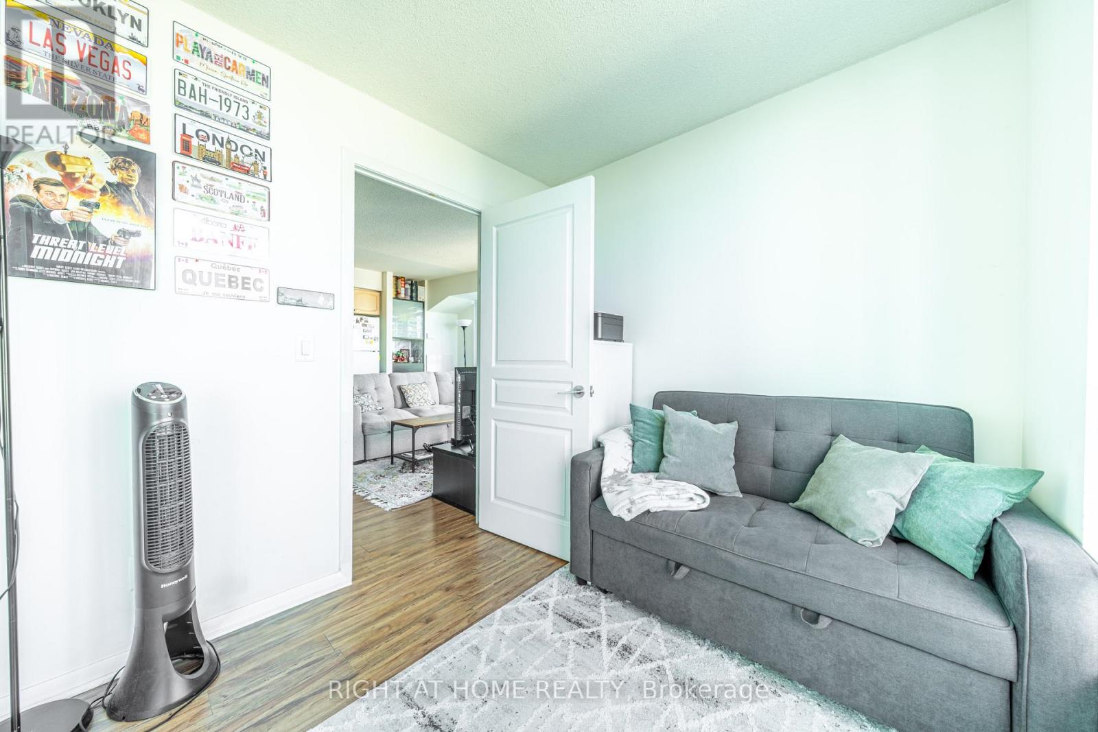 1405 - 18 Yonge Street Property Photo 20