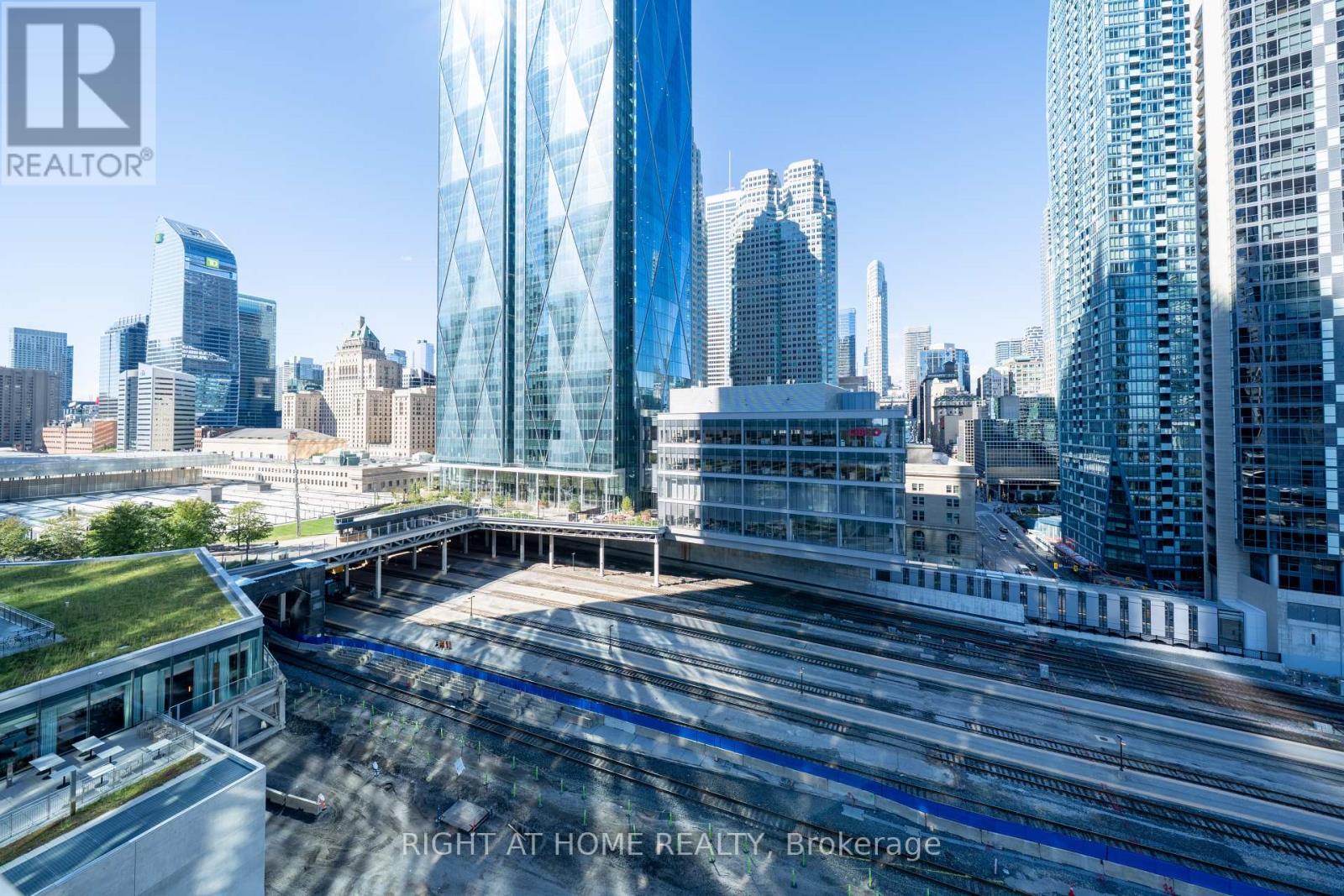 1405 - 18 Yonge Street Property Photo 22
