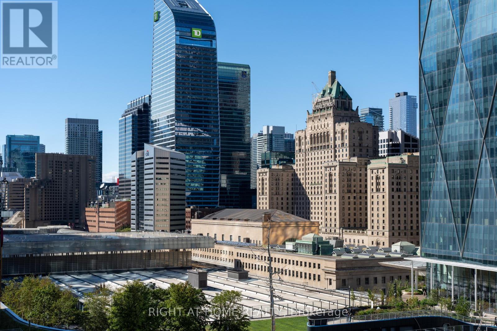1405 - 18 Yonge Street Property Photo 28