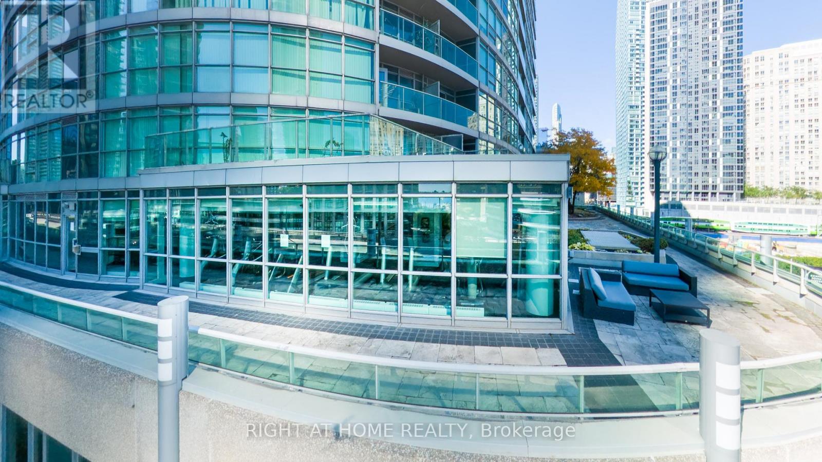 1405 - 18 Yonge Street Property Photo 30