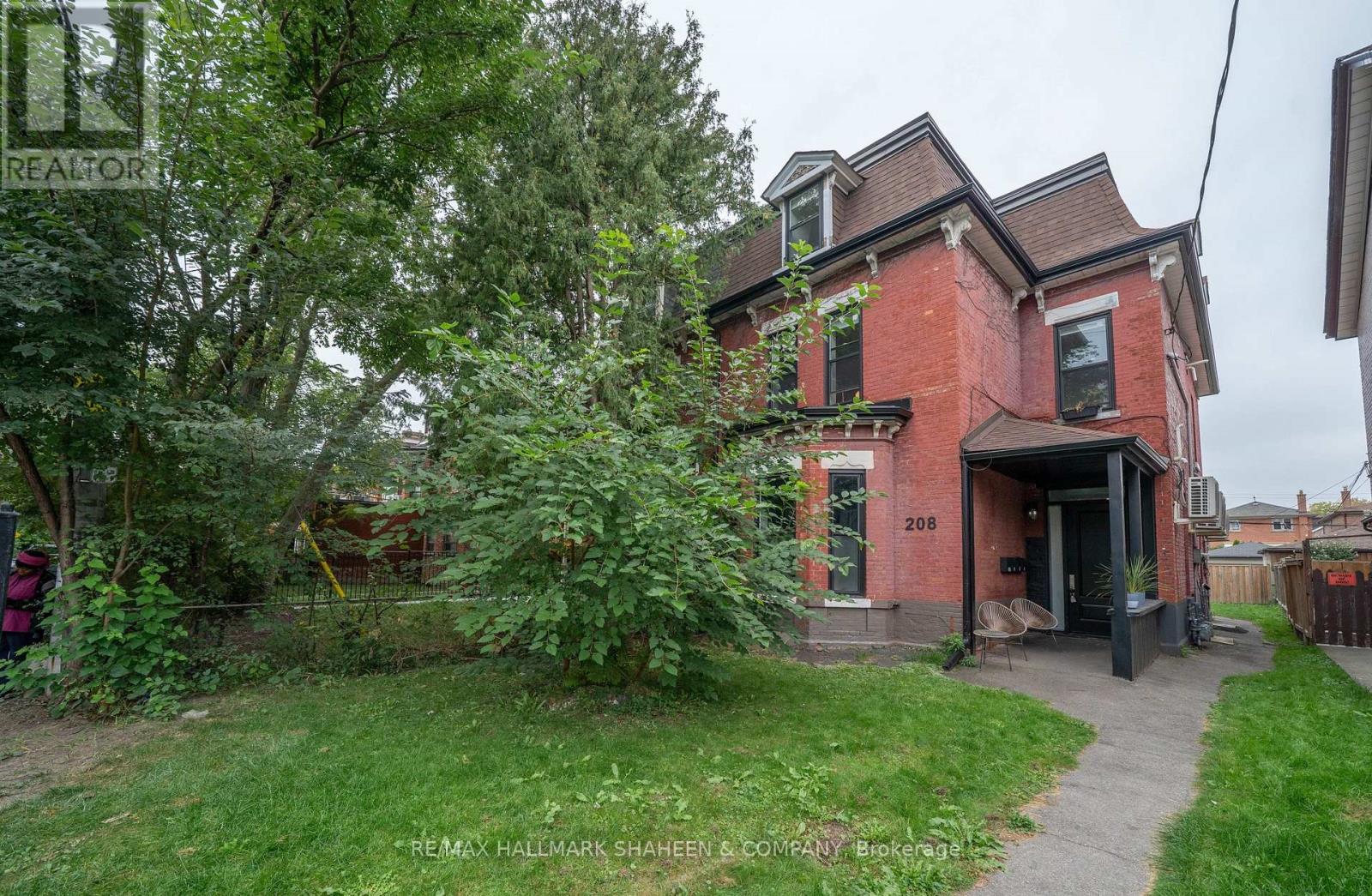 Studio - 208 Dovercourt Road Property Photo 2
