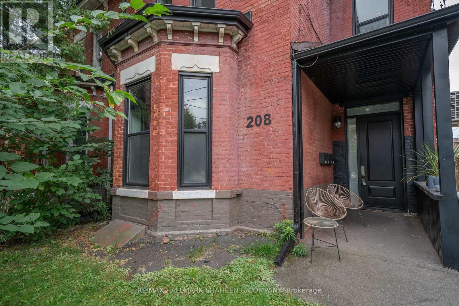 Studio - 208 Dovercourt Road Property Photo 3