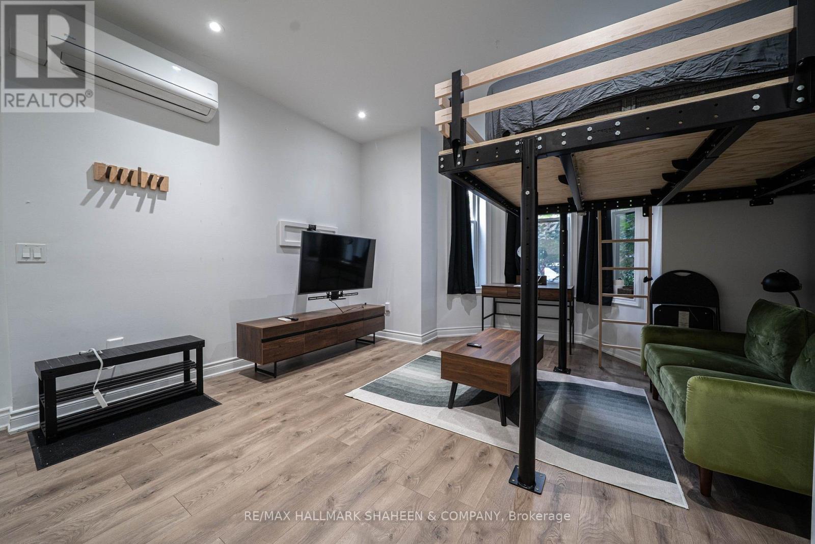 Studio - 208 Dovercourt Road Property Photo 9