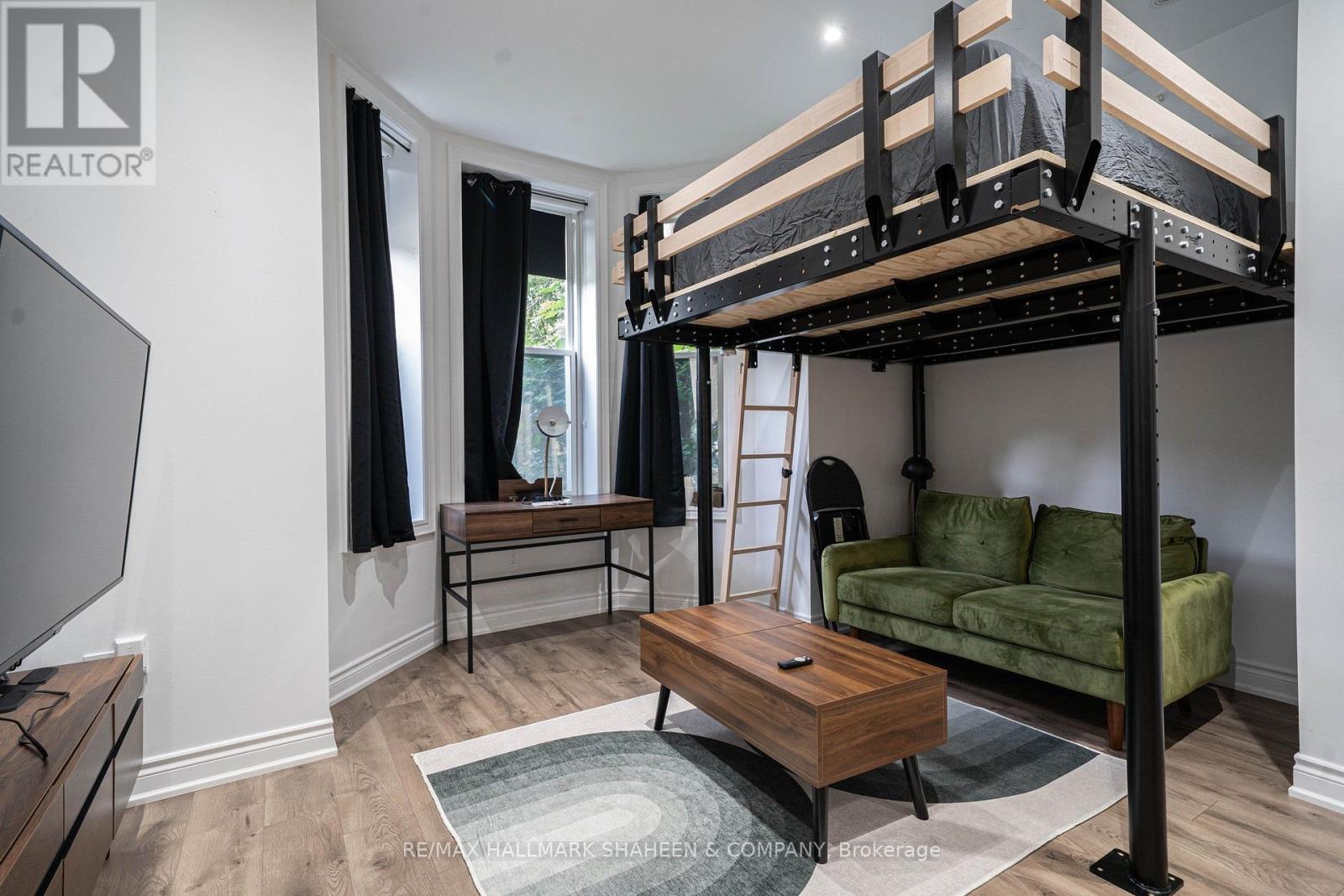 Studio - 208 Dovercourt Road Property Photo 10