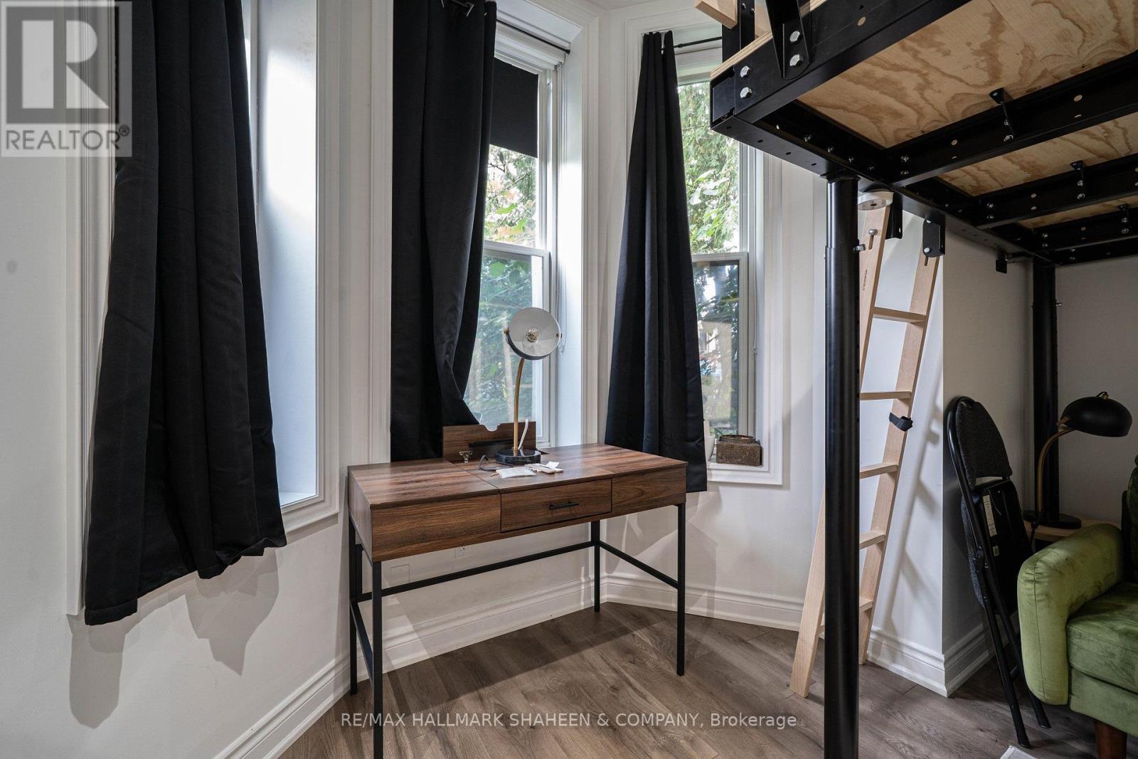 Studio - 208 Dovercourt Road Property Photo 11