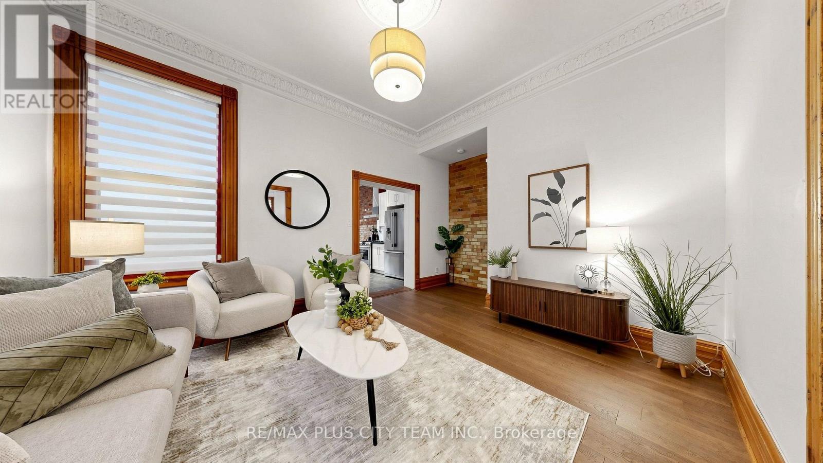 201 Seaton Street Property Photo 11