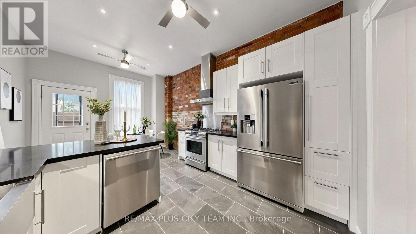 201 Seaton Street Property Photo 15