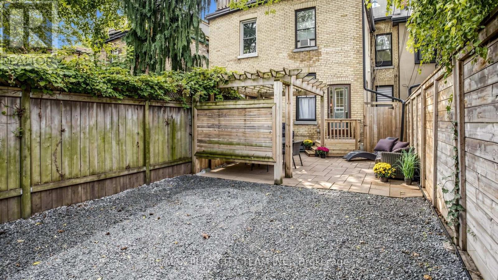 201 Seaton Street Property Photo 29