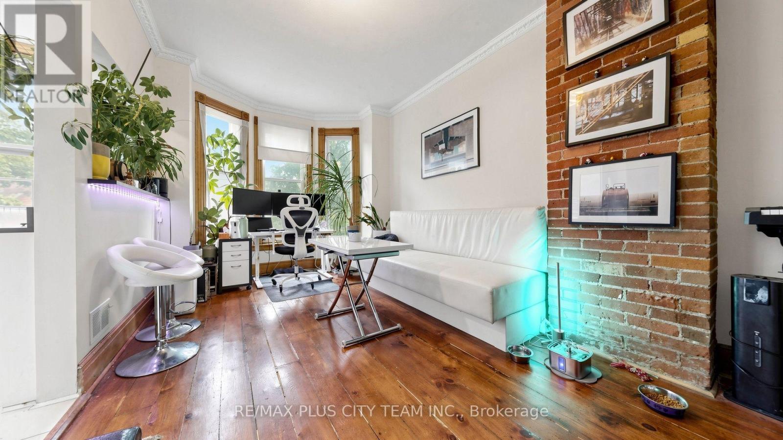 201 Seaton Street Property Photo 41