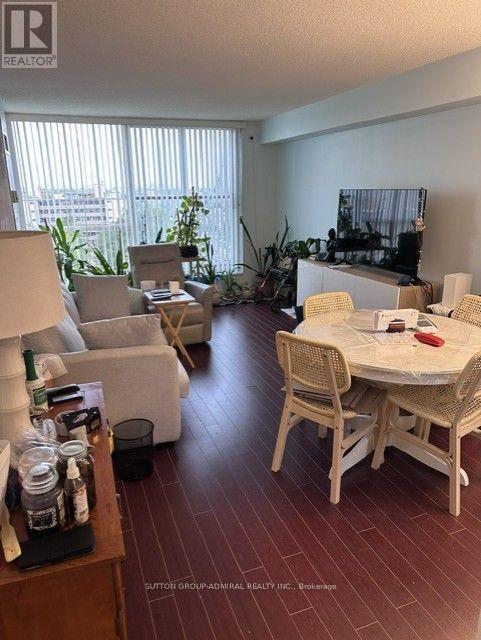 809 - 2 Neptune Drive Property Photo 3