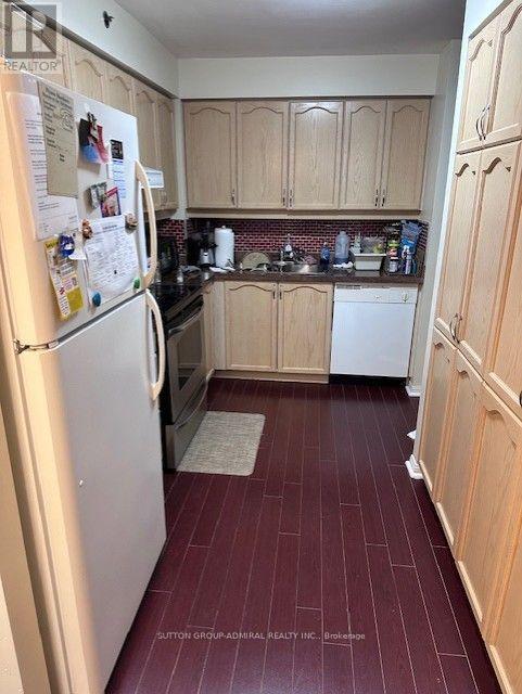 809 - 2 Neptune Drive Property Photo 4