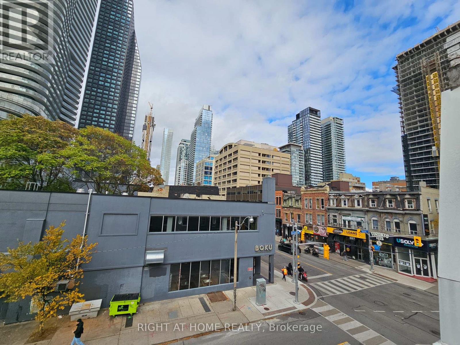 300 - 524 Yonge Street Property Photo 34