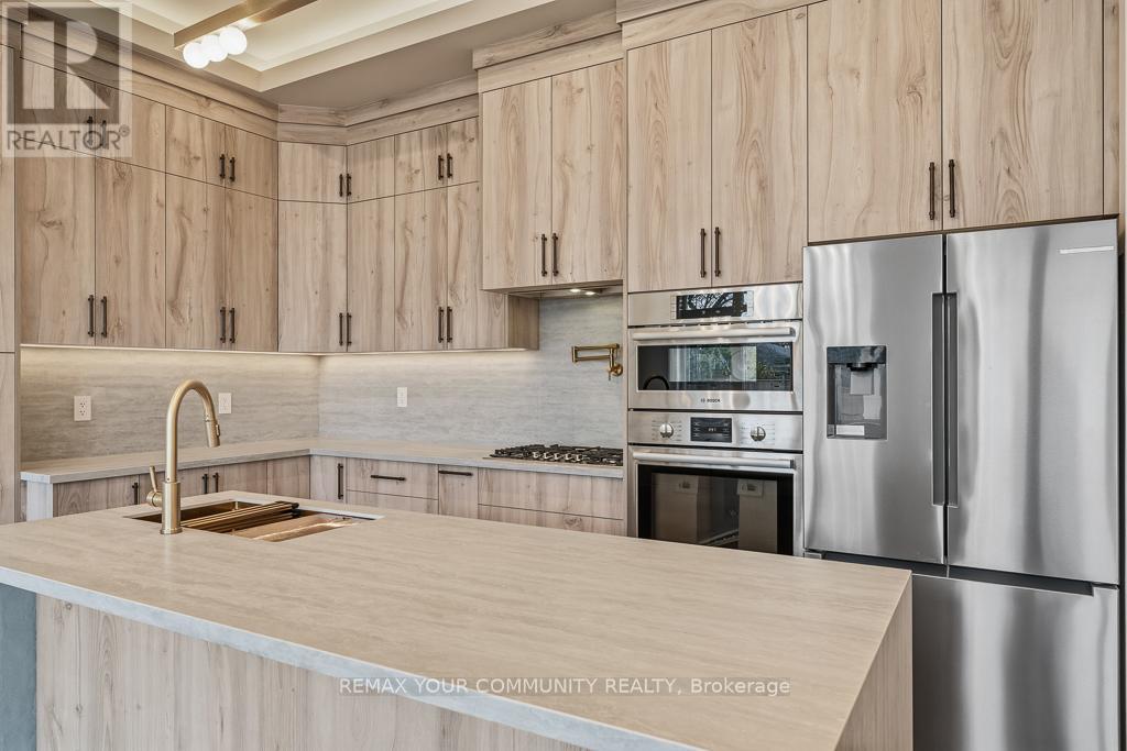 Aurelia Suite - 217 Churchill Avenue Property Photo 9