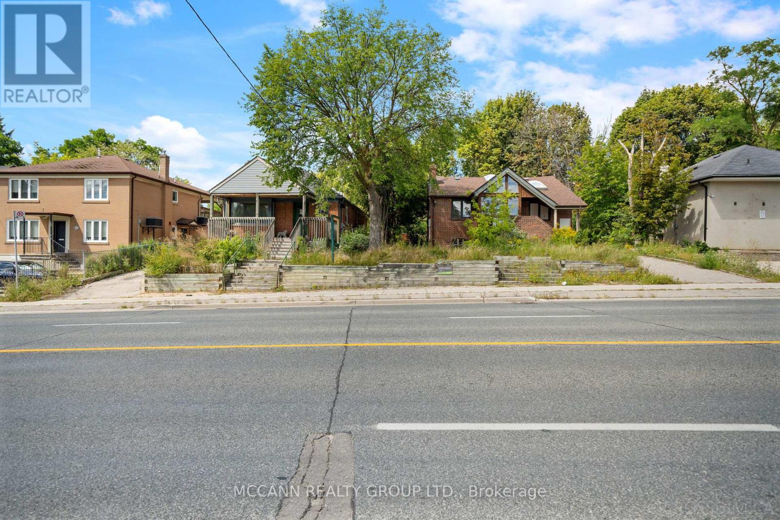 110-112 Sheppard Avenue W Property Photo 3
