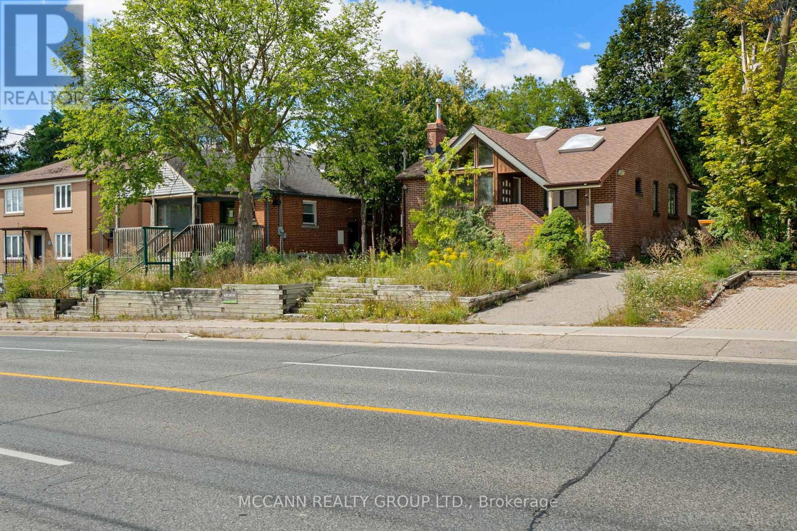 110-112 Sheppard Avenue W Property Photo 6