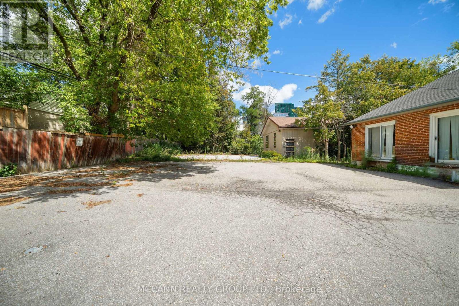 110-112 Sheppard Avenue W Property Photo 11