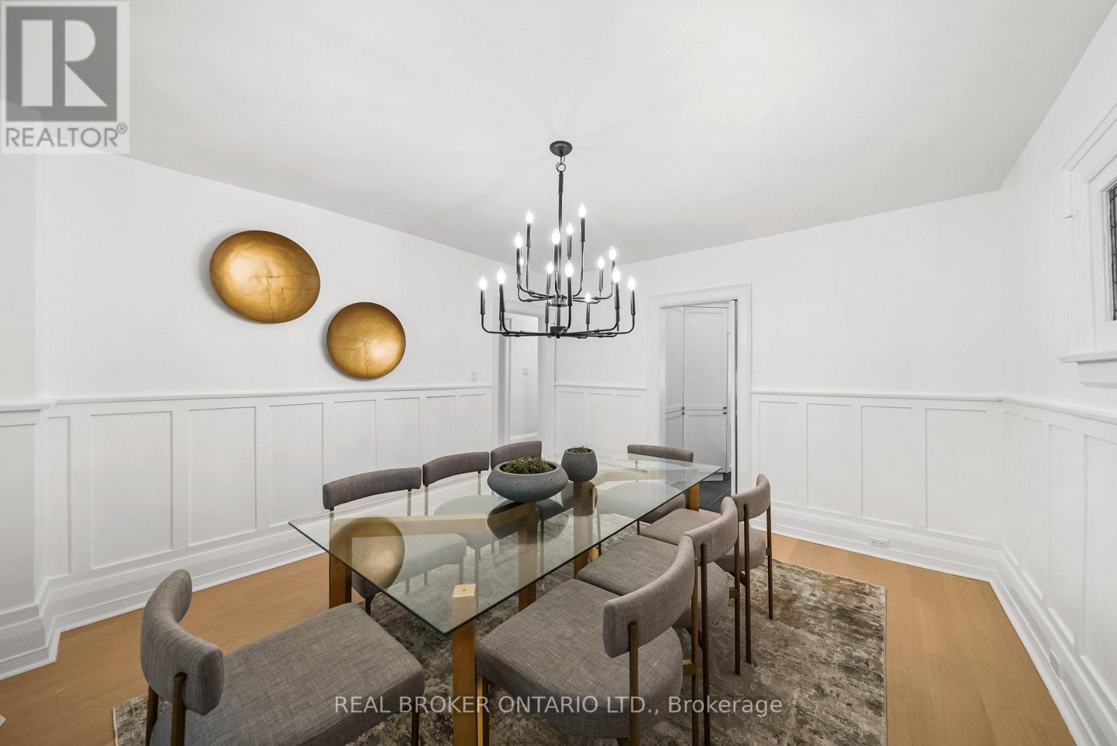 69 Chaplin Crescent Property Photo 15