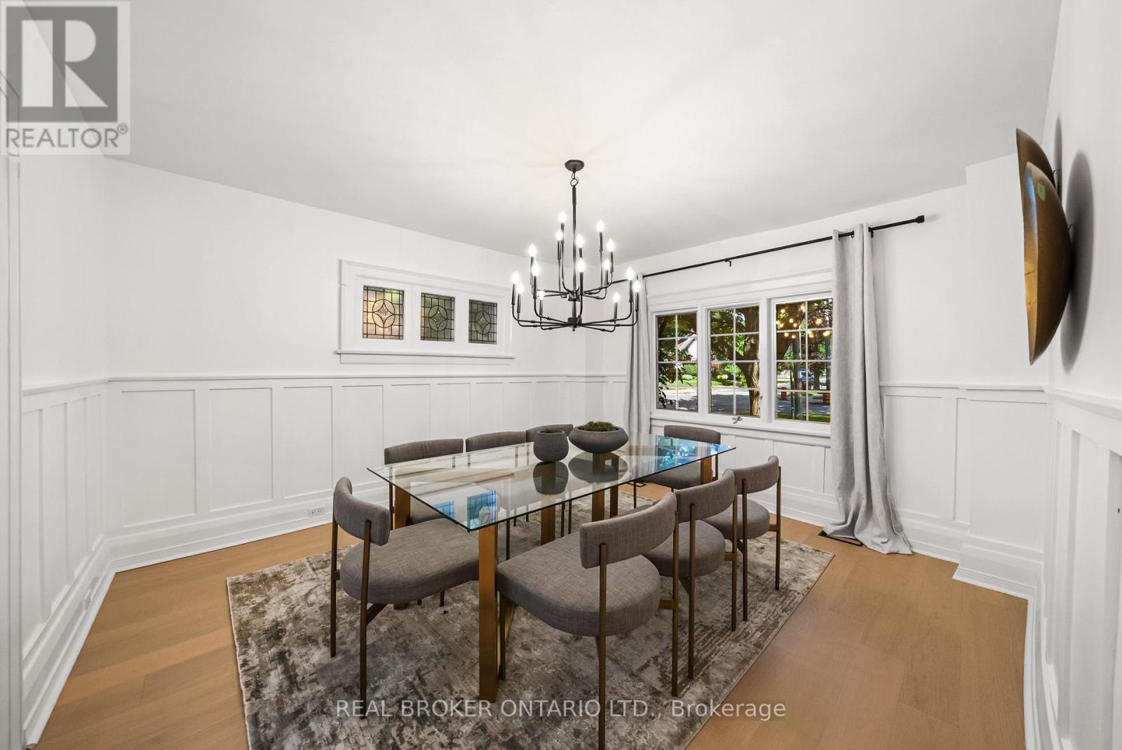 69 Chaplin Crescent Property Photo 16
