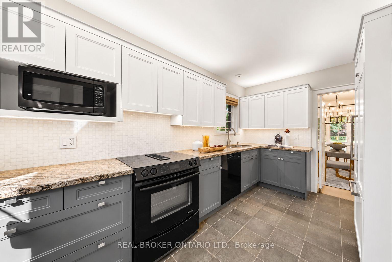 69 Chaplin Crescent Property Photo 20