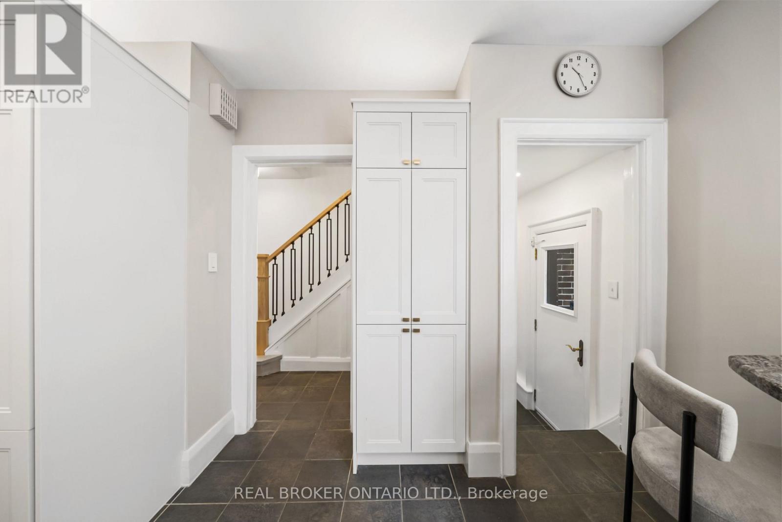 69 Chaplin Crescent Property Photo 21