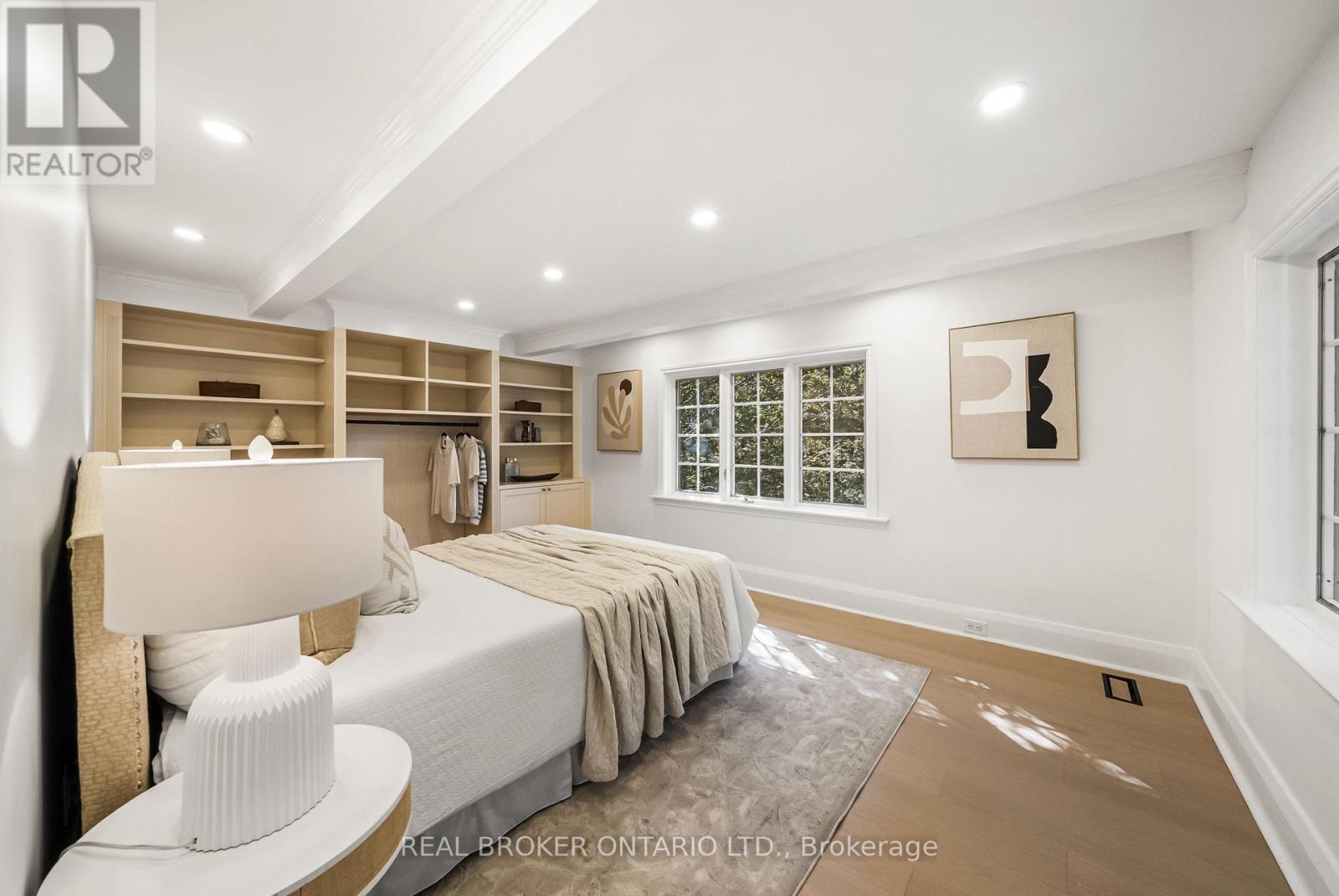69 Chaplin Crescent Property Photo 24