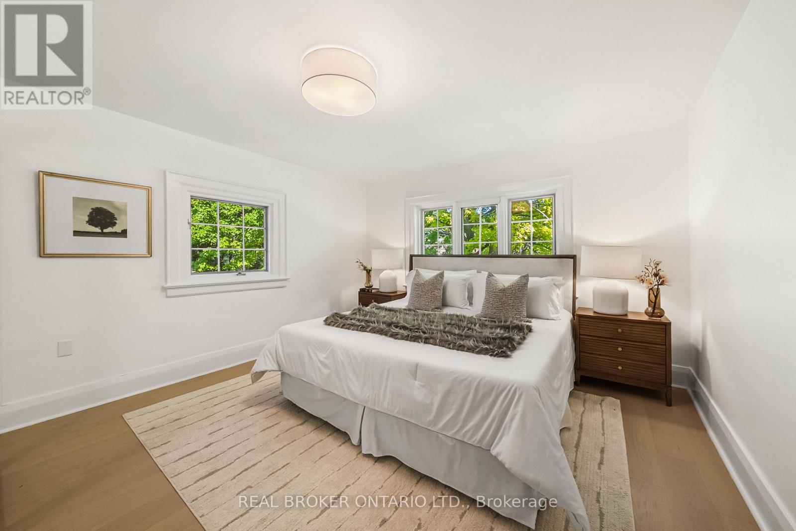 69 Chaplin Crescent Property Photo 27