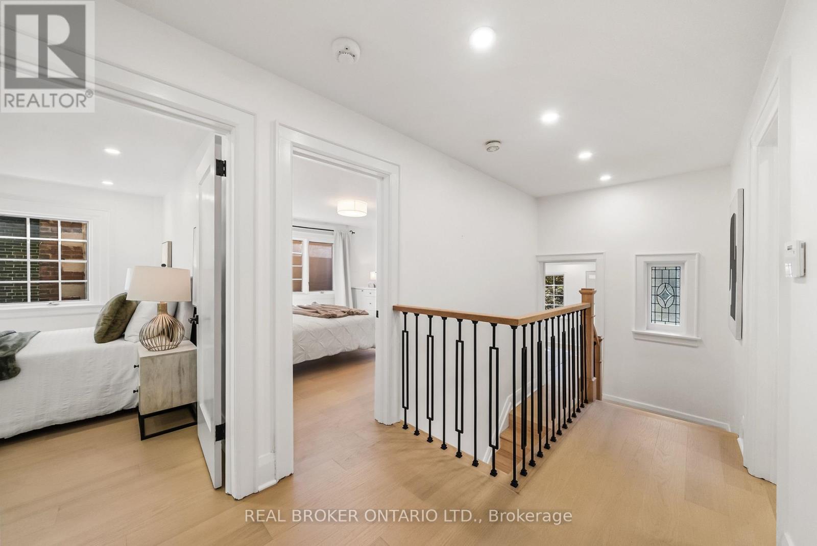 69 Chaplin Crescent Property Photo 30