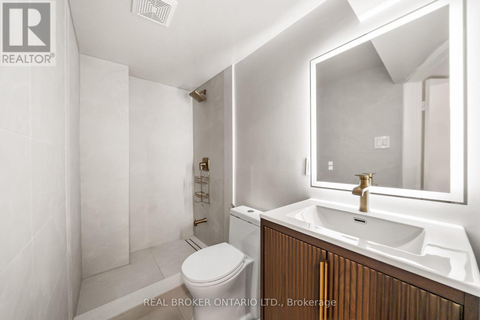 69 Chaplin Crescent Property Photo 41